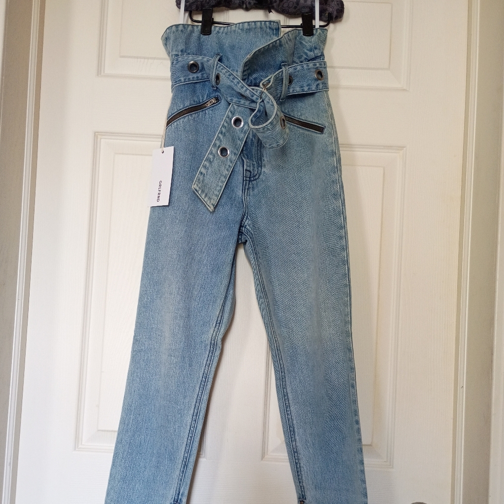 GRLFRND High Rise Jeans - Picture 2 of 4